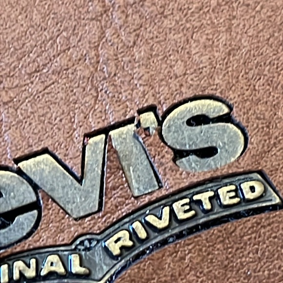 Men’s BNWT Levi’s RFID Multi cards ID wallet Tan in tin metal box - Picture 3 of 11